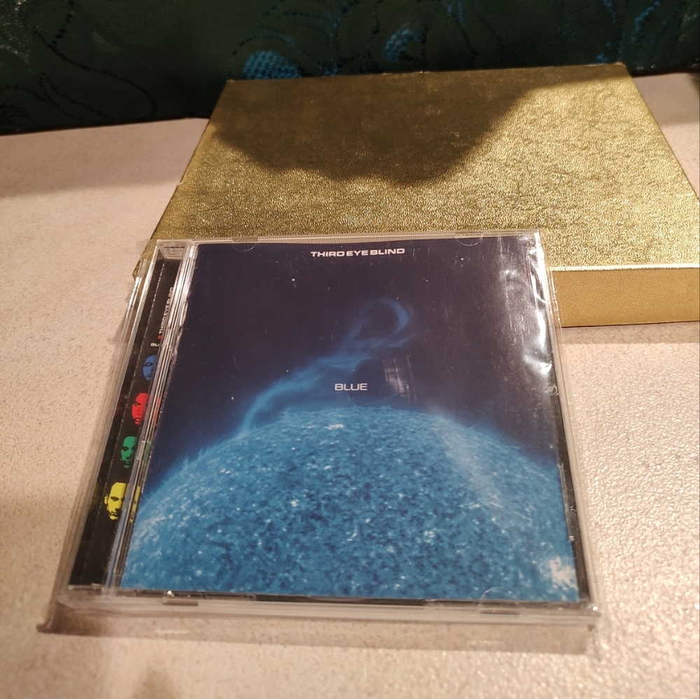 The item format is a CD 1999 Format:CD The Artist Third Eye Blind 13 tracElektra